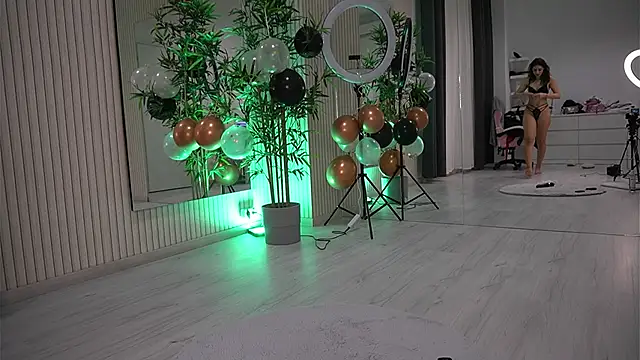 EmmaBlanco online show from 11/06/25, 08:21