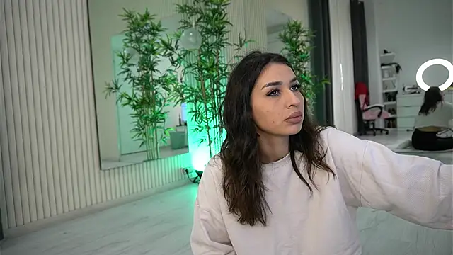 EmmaBlanco online show from 12/02/25, 08:15