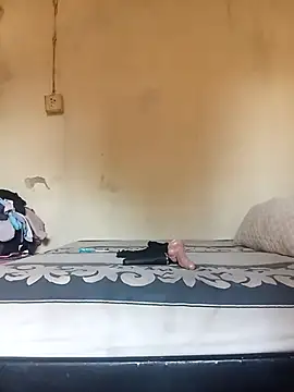 RFeltomWhitJ online show from 11/05/25, 05:29