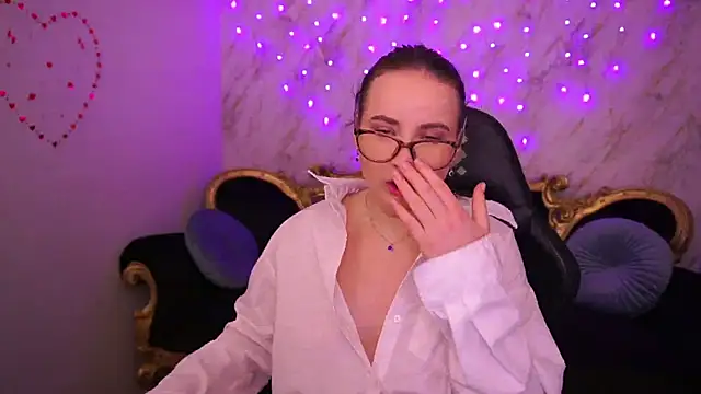 Snapshot of SofieBloom chatting on 03/05/26, 01:23 SofieBloom online show from 03/05/26, 01:23