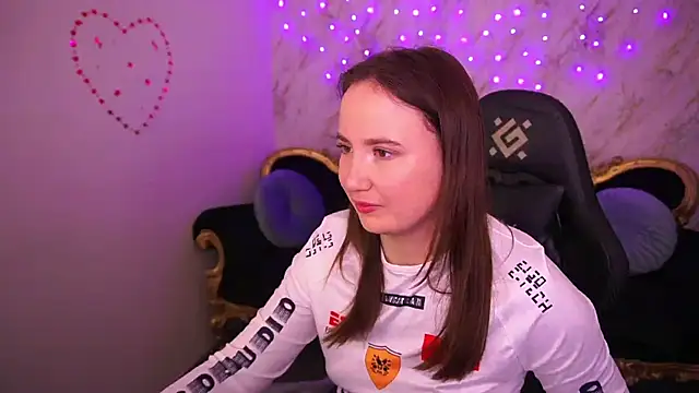 Snapshot of SofieBloom chatting on 03/11/26, 12:27 SofieBloom online show from 03/11/26, 12:27