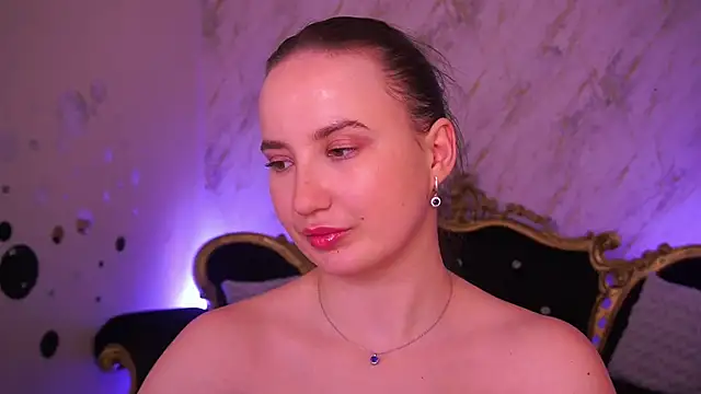 SofieBloom online show from 04/01/26, 02:56