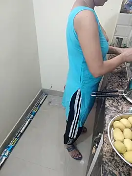 Snapshot of Pihu_Chopra chatting on 09/29/25, 03:33 Pihu Chopra online show from 09/29/25, 03:33