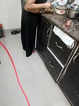 Snapshot of Pihu_Chopra chatting on 10/12/25, 03:11 Pihu Chopra online show from 10/12/25, 03:11