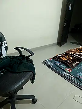 Pihu Chopra online show from 12/16/25, 04:23