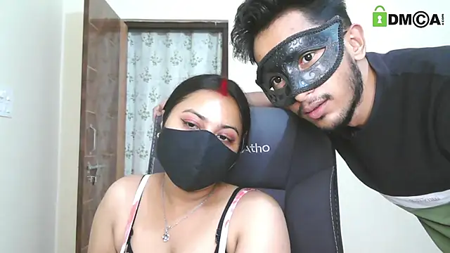Snapshot of SassyWildCouple chatting on 05/08/26, 12:10 SassyWildCouple online show from 05/08/26, 12:10