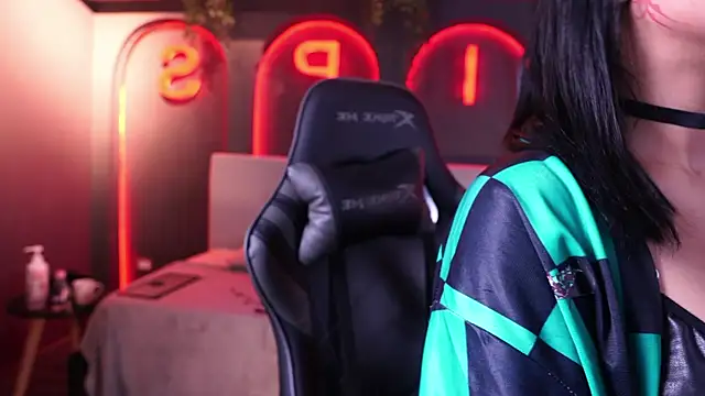 Snapshot of Roma_hells chatting on 09/17/25, 07:04 Roma hells online show from 09/17/25, 07:04