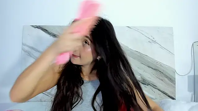 Snapshot of thamiina_ chatting on 09/24/25, 07:06 thamiina online show from 09/24/25, 07:06