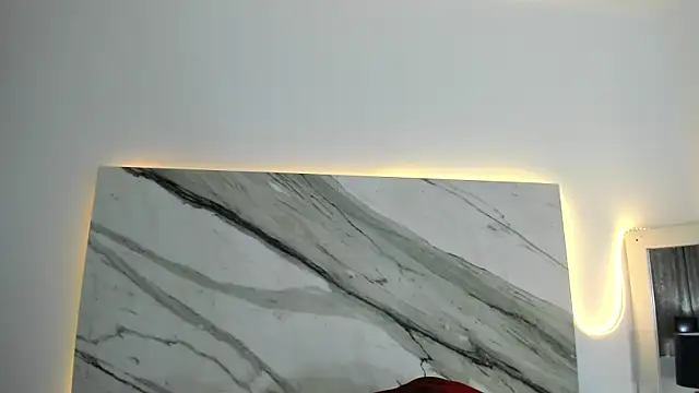 Snapshot of thamiina_ chatting on 09/28/25, 11:59 thamiina online show from 09/28/25, 11:59