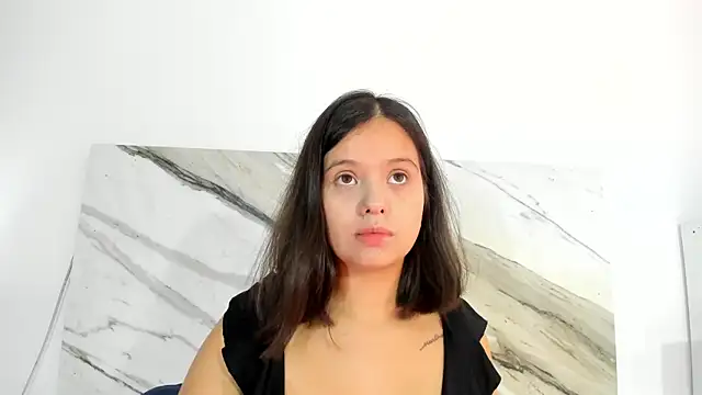 Snapshot of thamiina_ chatting on 10/29/25, 07:04 thamiina online show from 10/29/25, 07:04