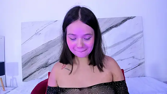 Snapshot of thamiina_ chatting on 11/11/25, 07:03 thamiina online show from 11/11/25, 07:03