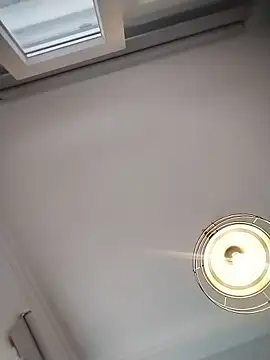 Snapshot of sarahpearlx chatting on 10/31/25, 04:30 sarahpearlx online show from 10/31/25, 04:30