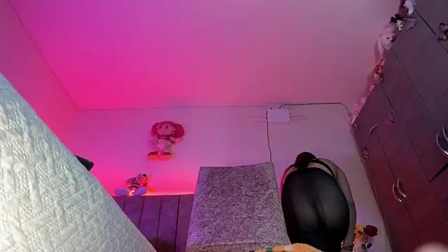 hot Dariana pantyhose online show from 03/12/26, 02:45