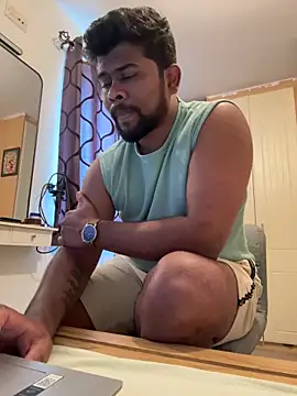 Snapshot of CrazyShashank chatting on 12/21/25, 12:45 CrazyShashank online show from 12/21/25, 12:45