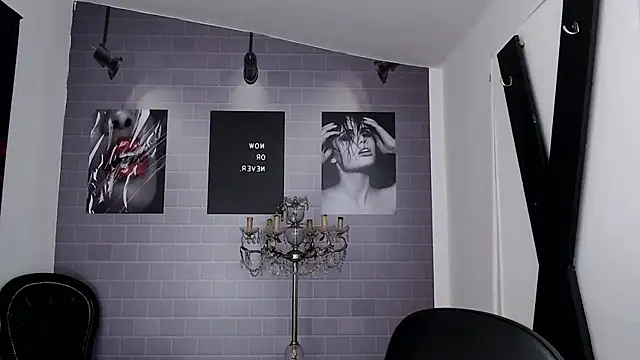 Snapshot of aleesha_cameron02 chatting on 10/24/25, 12:34 aleesha cameron02 online show from 10/24/25, 12:34