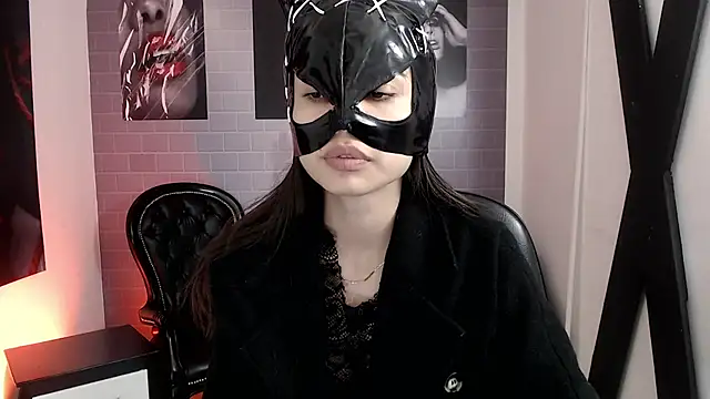 Snapshot of aleesha_cameron02 chatting on 11/29/25, 08:01 aleesha cameron02 online show from 11/29/25, 08:01