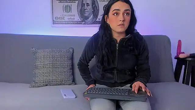 Snapshot of elizabeth_lamer chatting on 03/13/26, 12:50 elizabeth lamer online show from 03/13/26, 12:50