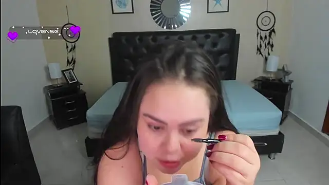 LolaVillalobos online show from 10/02/25, 01:51