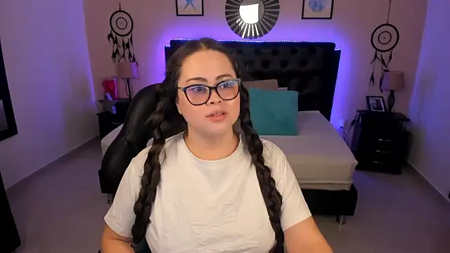 LolaVillalobos online show from 04/24/26, 12:40