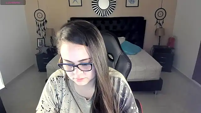 LolaVillalobos online show from 06/13/26, 12:25