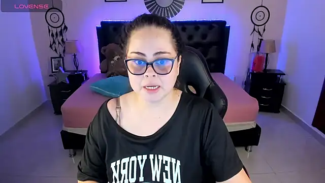 LolaVillalobos online show from 06/29/26, 02:39