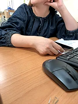 PhuongNhi21 online show from 10/30/25, 01:40