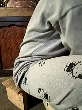 PhuongNhi21 online show from 11/23/25, 02:11