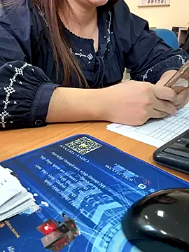 PhuongNhi21 online show from 11/25/25, 02:44