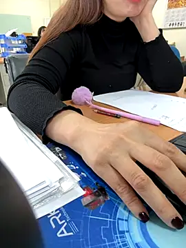 PhuongNhi21 online show from 12/01/25, 12:48