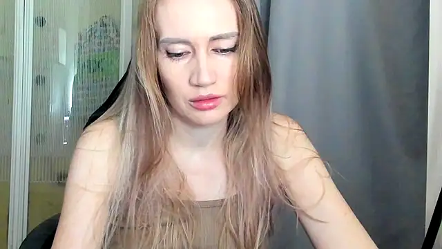 Snapshot of JessFoxxx chatting on 04/11/26, 03:22 JessFoxxx online show from 04/11/26, 03:22