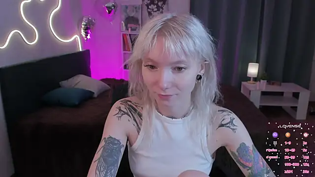 Snapshot of tattoo_art_baby chatting on 04/26/26, 06:55 tattoo art baby online show from 04/26/26, 06:55