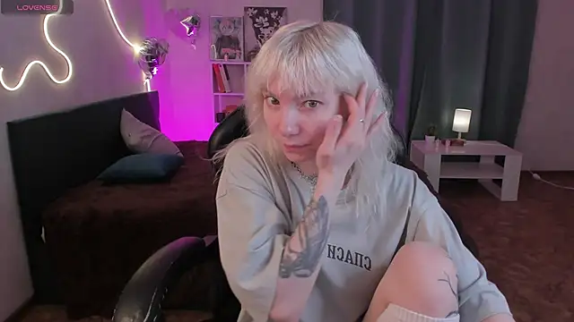 Snapshot of tattoo_art_baby chatting on 05/01/26, 12:48 tattoo art baby online show from 05/01/26, 12:48