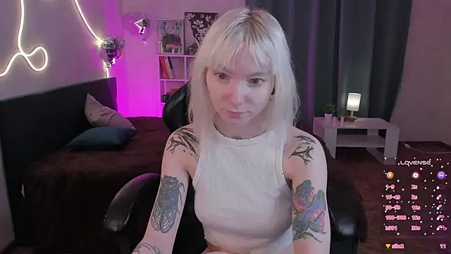 Snapshot of tattoo_art_baby chatting on 05/05/26, 01:02 tattoo art baby online show from 05/05/26, 01:02