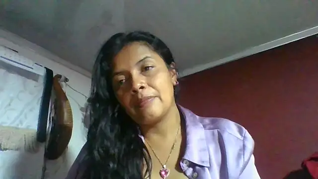 Snapshot of DianaOchoa_ chatting on 05/05/26, 03:03 DianaOchoa online show from 05/05/26, 03:03