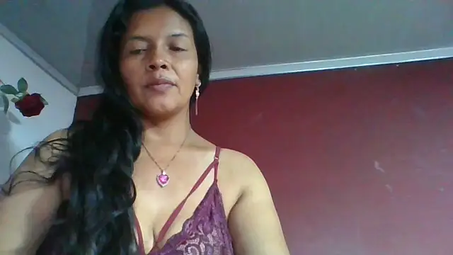 Snapshot of DianaOchoa_ chatting on 05/17/26, 10:28 DianaOchoa online show from 05/17/26, 10:28