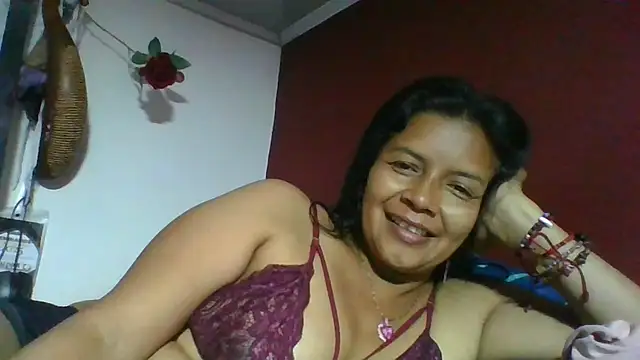 Snapshot of DianaOchoa_ chatting on 05/18/26, 04:07 DianaOchoa online show from 05/18/26, 04:07