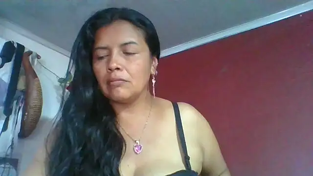 Snapshot of DianaOchoa_ chatting on 05/24/26, 10:48 DianaOchoa online show from 05/24/26, 10:48