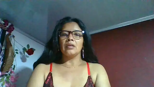 Snapshot of DianaOchoa_ chatting on 06/13/26, 03:04 DianaOchoa online show from 06/13/26, 03:04