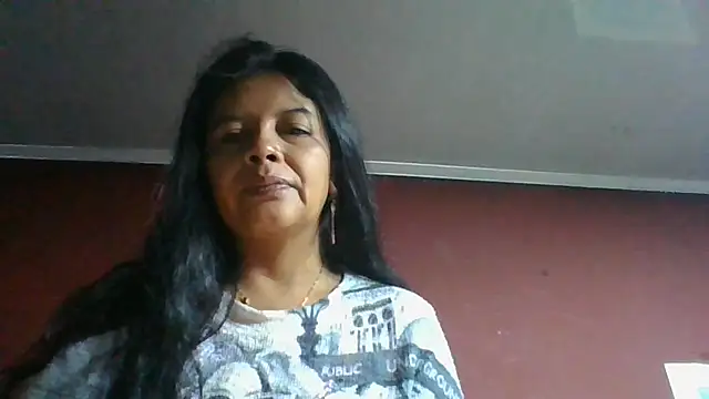 Snapshot of DianaOchoa_ chatting on 06/17/26, 10:17 DianaOchoa online show from 06/17/26, 10:17