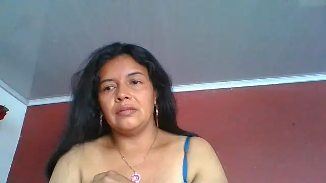 Snapshot of DianaOchoa_ chatting on 06/19/26, 08:34 DianaOchoa online show from 06/19/26, 08:34