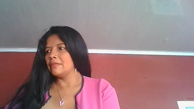 Snapshot of DianaOchoa_ chatting on 06/26/26, 12:09 DianaOchoa online show from 06/26/26, 12:09