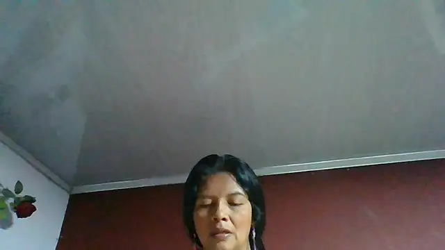 Snapshot of DianaOchoa_ chatting on 06/29/26, 04:30 DianaOchoa online show from 06/29/26, 04:30