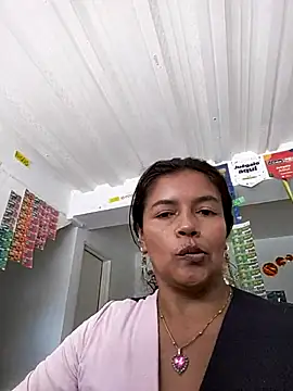 Snapshot of DianaOchoa_ chatting on 07/21/26, 05:04 DianaOchoa online show from 07/21/26, 05:04