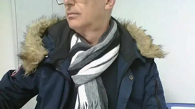 Snapshot of Sensor2000 chatting on 02/20/26, 10:05 Sensor2000 online show from 02/20/26, 10:05