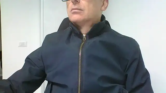 Snapshot of Sensor2000 chatting on 03/11/26, 07:25 Sensor2000 online show from 03/11/26, 07:25