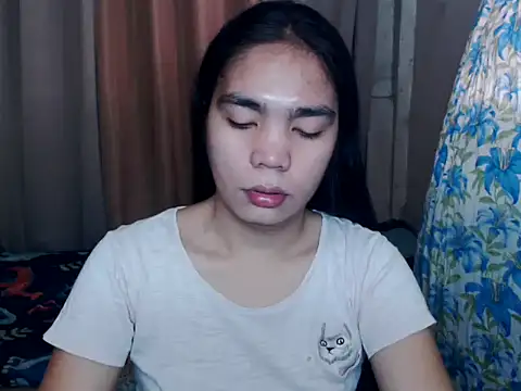 Snapshot of Simple_Martina chatting on 11/04/25, 01:27 Simple Martina online show from 11/04/25, 01:27
