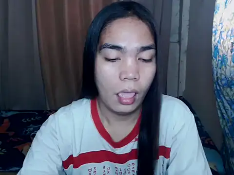 Snapshot of Simple_Martina chatting on 11/26/25, 01:28 Simple Martina online show from 11/26/25, 01:28