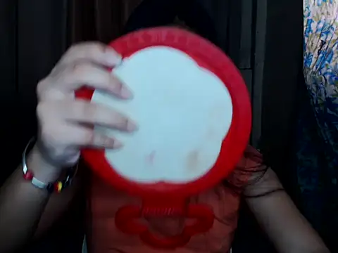 Snapshot of Simple_Martina chatting on 12/20/25, 02:40 Simple Martina online show from 12/20/25, 02:40