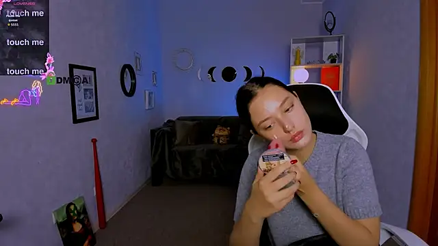 Snapshot of miki-niki chatting on 09/26/25, 05:44 miki-niki online show from 09/26/25, 05:44