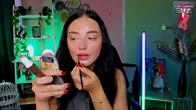 Snapshot of miki-niki chatting on 10/08/25, 08:34 miki-niki online show from 10/08/25, 08:34